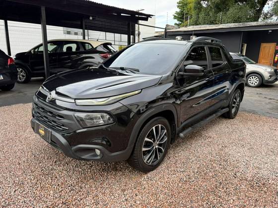 FIAT TORO 2.0 16V TURBO DIESEL ULTRA 4WD AT9 FIAT TORO 2.0 16V TURBO DIESEL ULTRA 4WD AT9